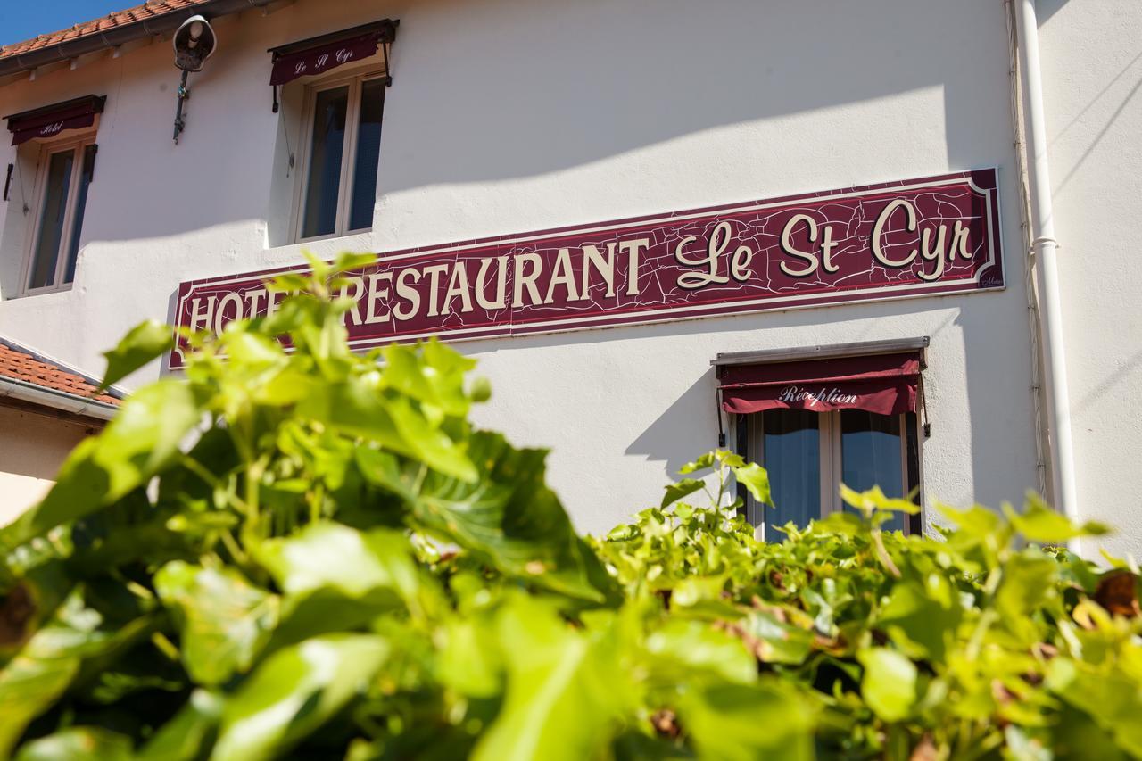 فندق Logis Le Saint Cyr Montmelard المظهر الخارجي الصورة